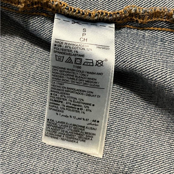 Old Navy Denim Jacket Size Small - Picture 4 of 4